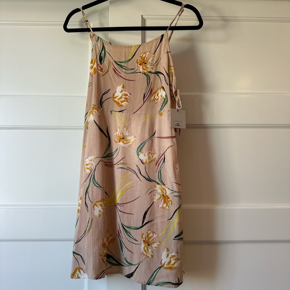Women’s small O’neill light pink dress.